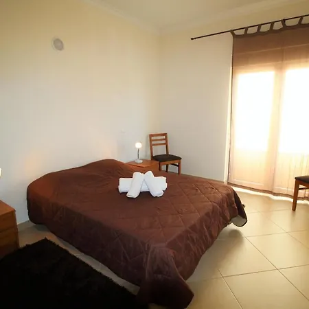 Apartment T1 Da Rocha/1ª Linha *