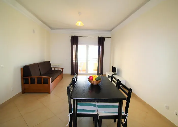 アパート T1 Da Rocha/1ª Linha *