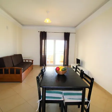 Apartment T1 Da Rocha/1ª Linha *