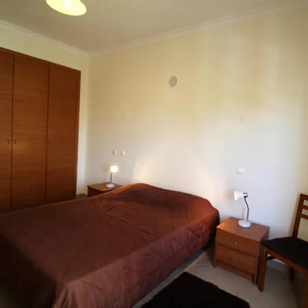 T1 Da Rocha/1ª Linha * Портиман