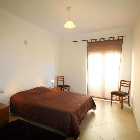 Апартаменты T1 Da Rocha/1ª Linha *